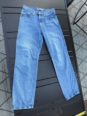 Levi’s ‘94 baggy Classic ladies Light Blue Straight-Leg Jeans size 27 EUC